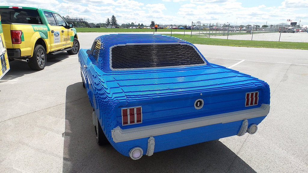 1964-1-2-v8-coupe-ford-mustang-voi-lego-4