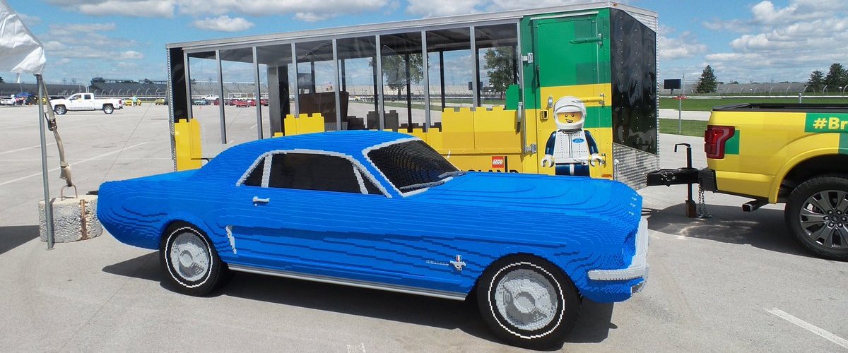 1964-1-2-v8-coupe-ford-mustang-voi-lego-5
