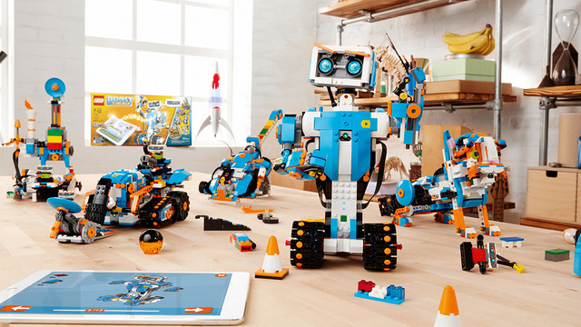lego-boost-2