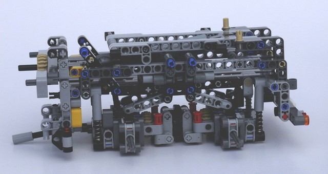 lego-technic-42043-mercedes-benz-arocs-3245-05