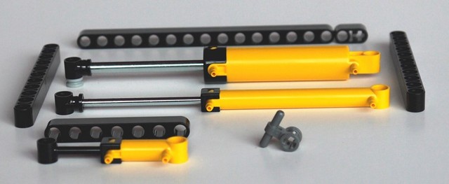lego-technic-42043-mercedes-benz-arocs-3245-11