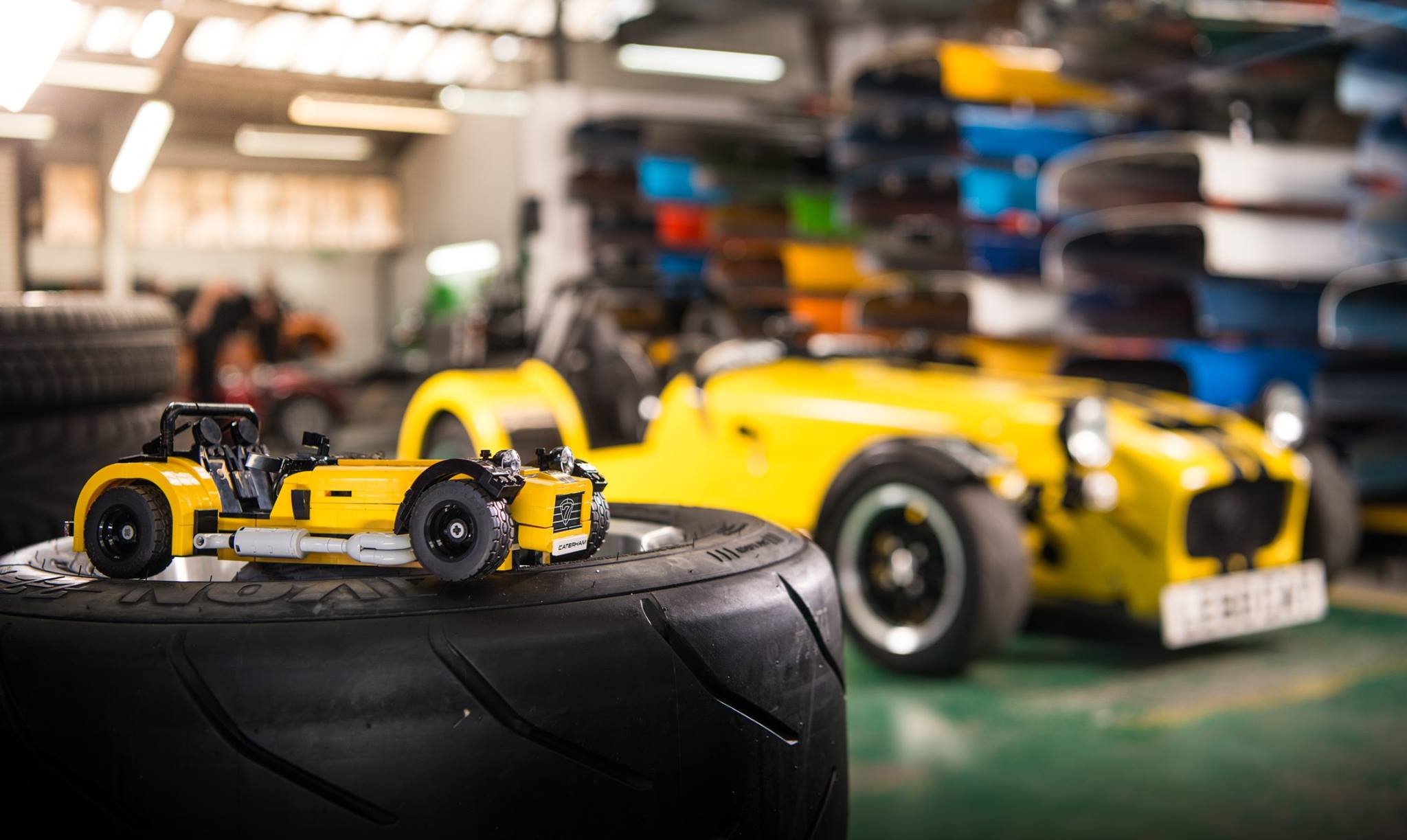 stunning-LEGO-21307-Caterham-Seven-620R