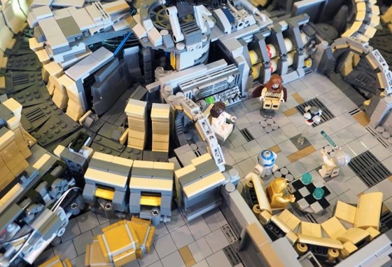 tau-khong-gian-millennium-falcon-voi-10-000-chi-tiet-lego-02