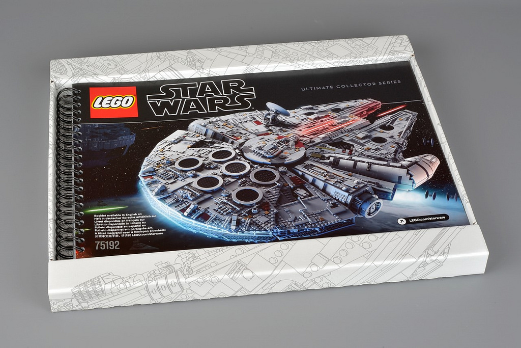 Unboxing Millennium Falcon 5