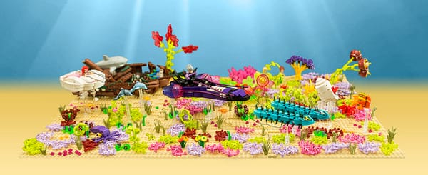Phi thuyền Star Wars du hành dưới đáy biển cùng Ariel