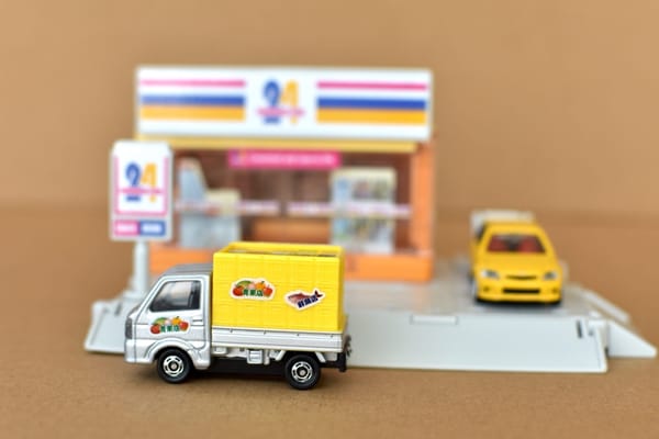 Lắp ráp cửa hàng tiện lợi Tomica 24 Convenient Store - Tomica City