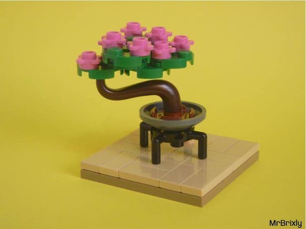 Chia sẻ hình ảnh với #LEGOBuildsWeLove