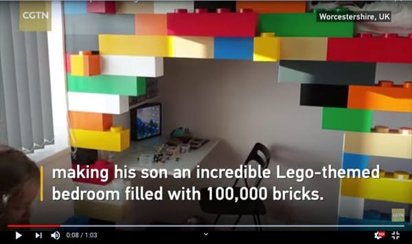 "Super Dad" làm cho con trai cả một căn phòng LEGO