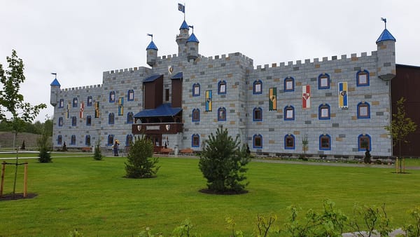 Khám phá Castle Hotel tại LEGOLAND Billund
