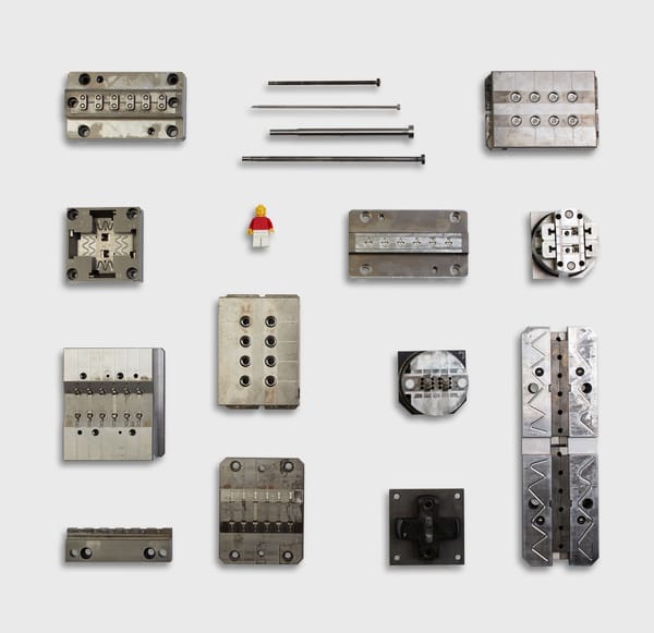 40 năm LEGO Minifigures: Các loại khuôn đúc